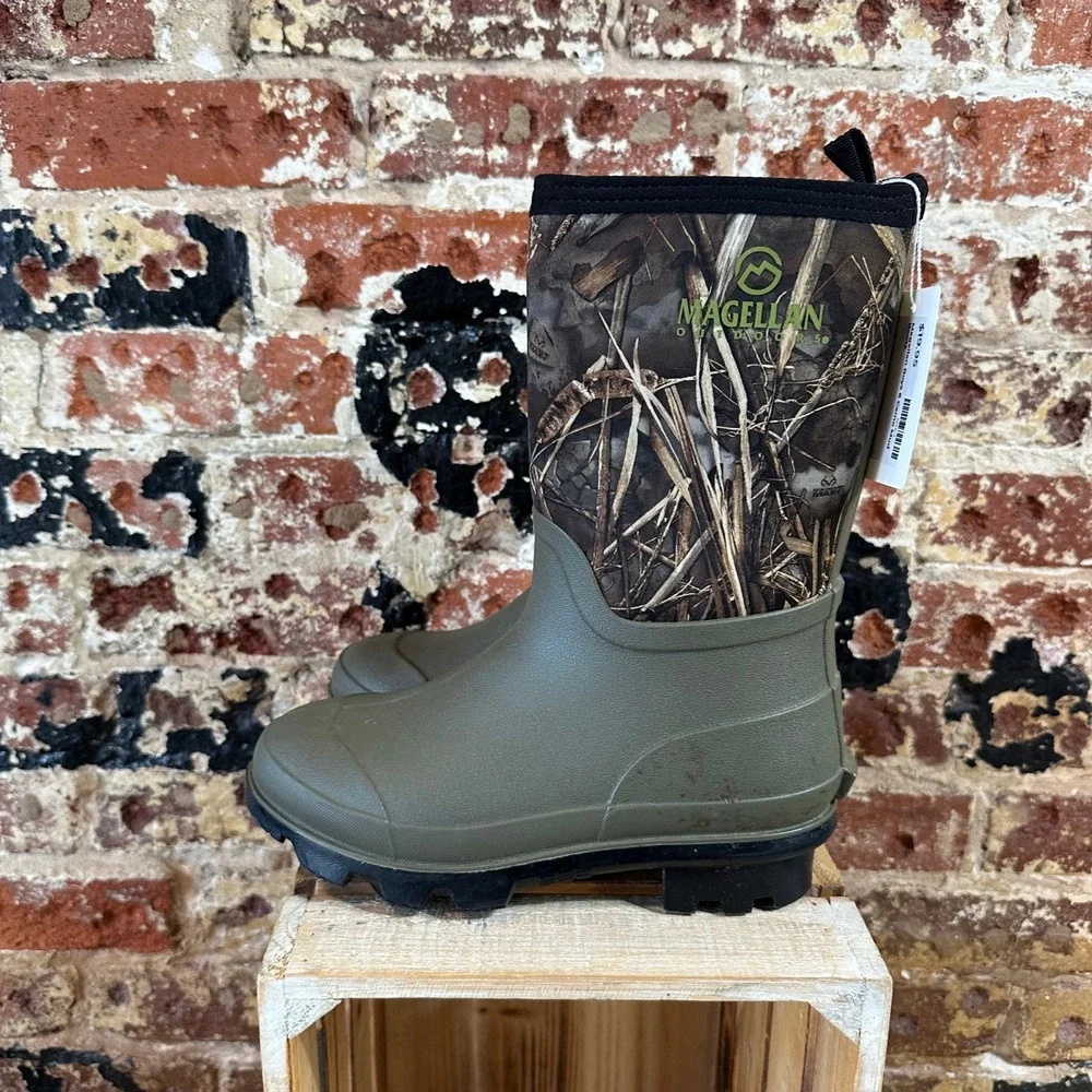 Magellan Boys Sz 6 Mud Rain Camo Green Boots